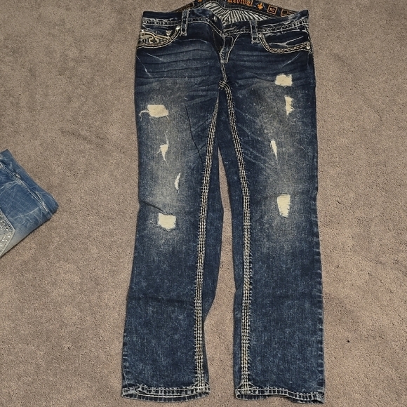Women's Rock Revival Jeans - Picture 3 of 4